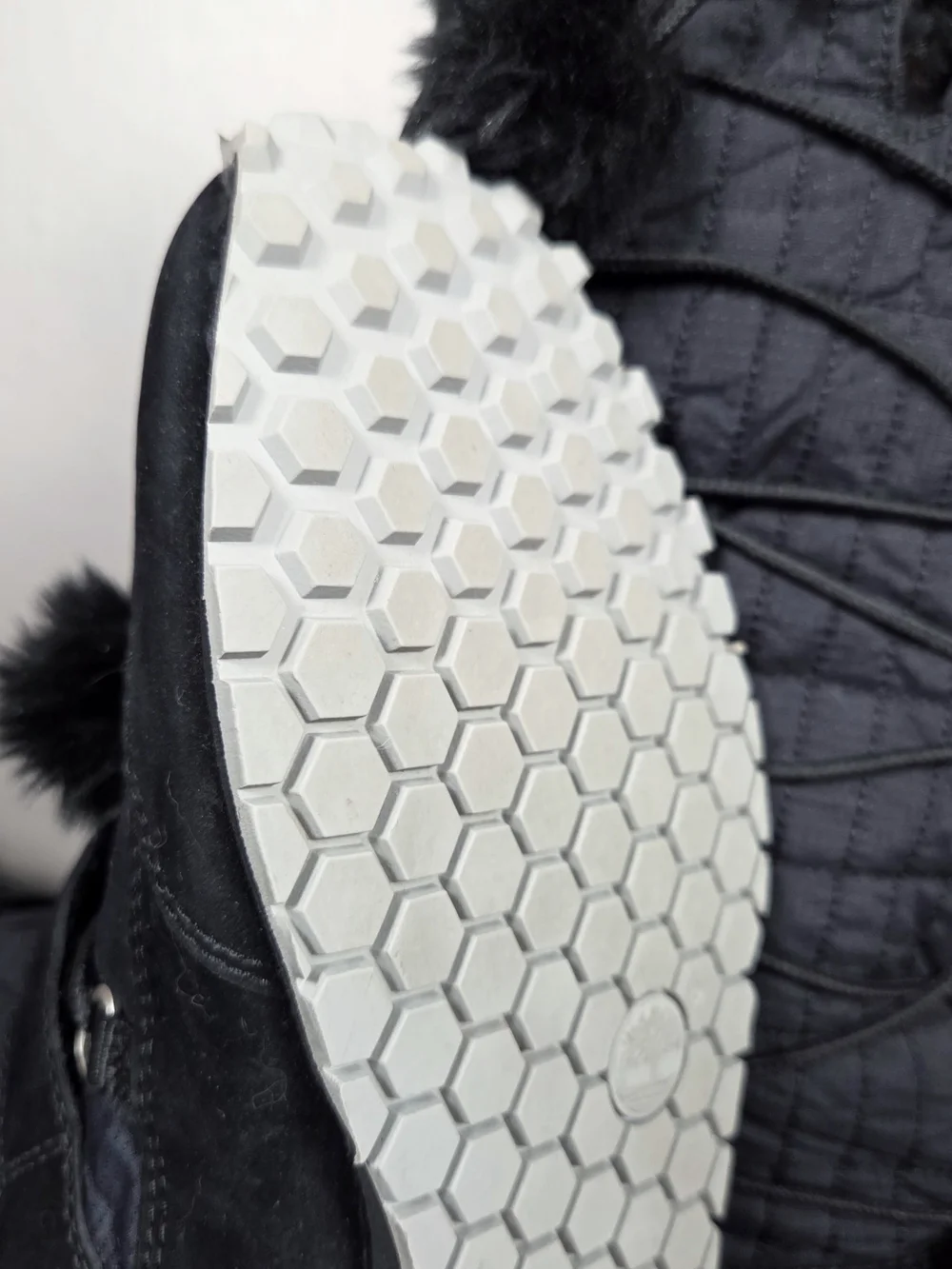 Timberland Tall Knee-high Black Quilted Lace-Up Sneaker Boots Fur Pom-pom Size 8